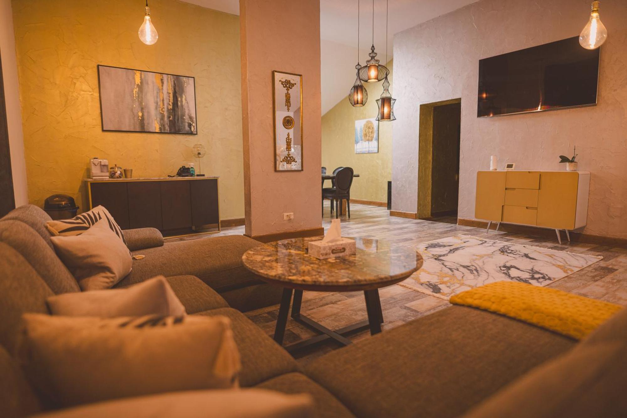 Madison Lake Villa Balotesti Dış mekan fotoğraf