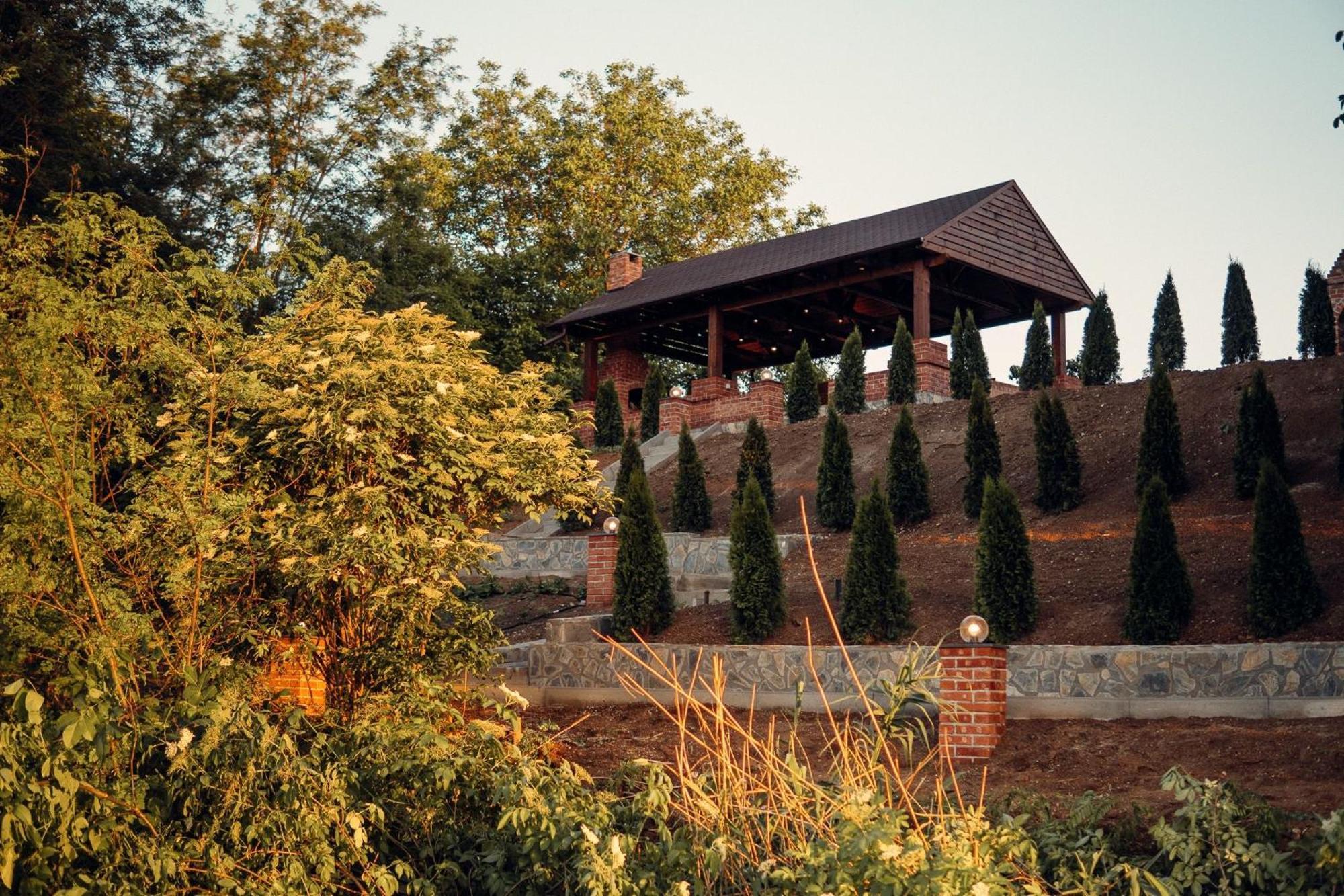 Madison Lake Villa Balotesti Dış mekan fotoğraf