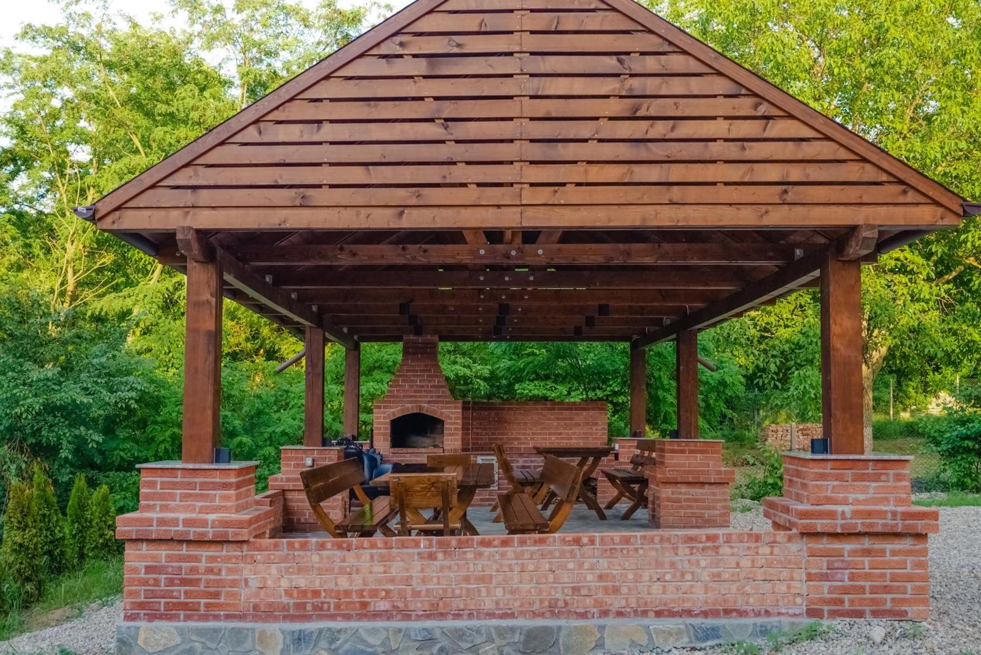 Madison Lake Villa Balotesti Dış mekan fotoğraf