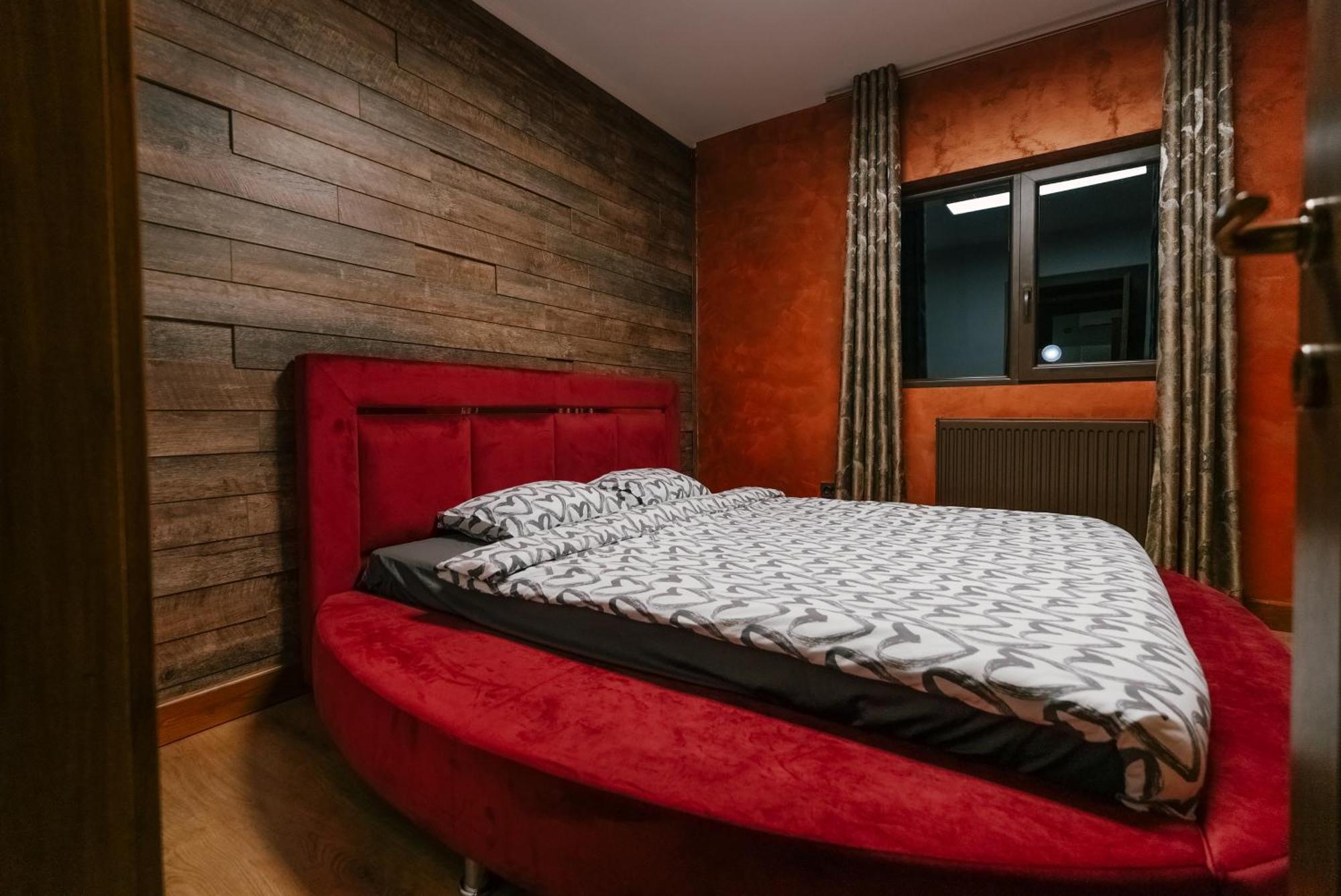 Madison Lake Villa Balotesti Dış mekan fotoğraf
